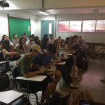 Maria Luiza Cariello apresentando seu TCC