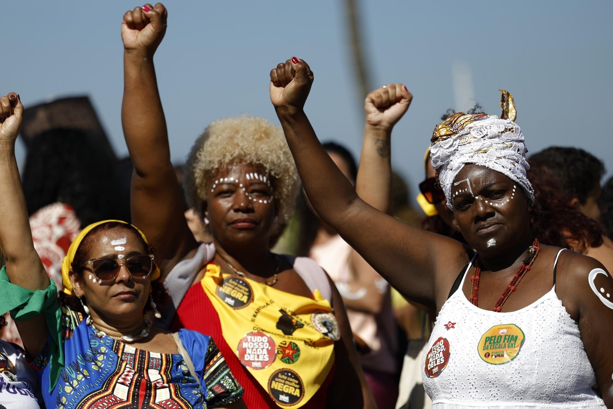 “Ser forte”: o estereótipo que aprisiona mulheres negras